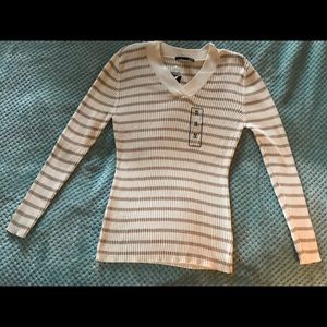 Women’s Long Sleeve Stripped Sweater!
